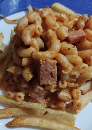 Una foto de Coditos con jamón y queso