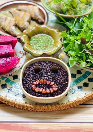 A picture of Black Rice.