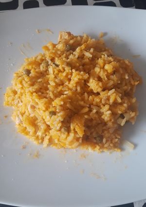 Una foto de Risotto de pollo con caldo