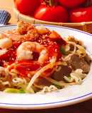 Mì Gói Xào Thập Cẩm Bò Viên & Tôm Tươi Sốt Cà