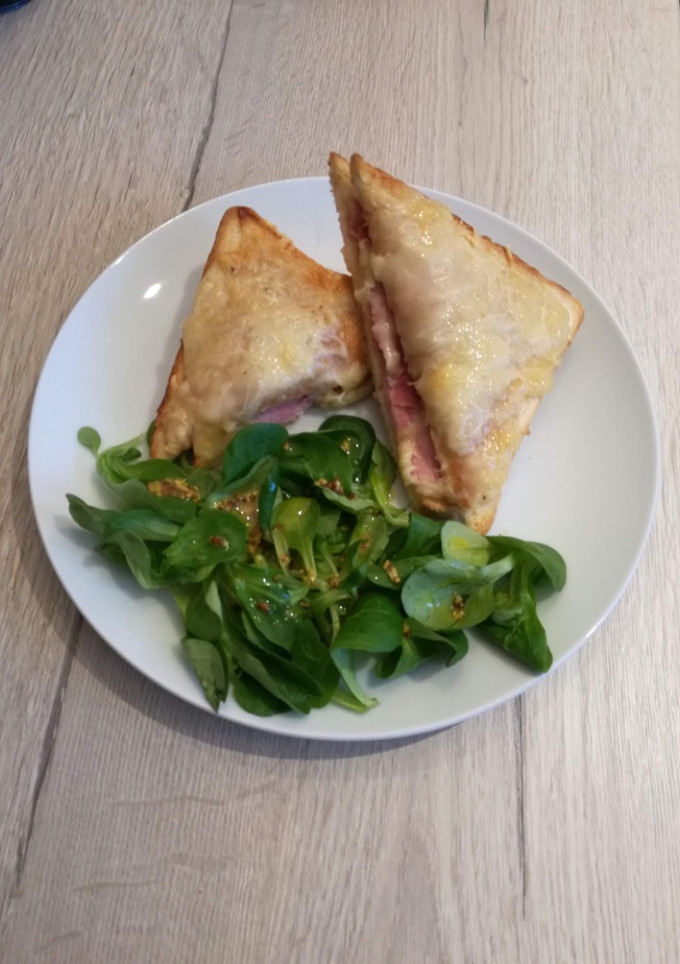 Una foto de Croque monsieur a mi manera
