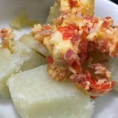 A picture of Boiled yam and fried egg.