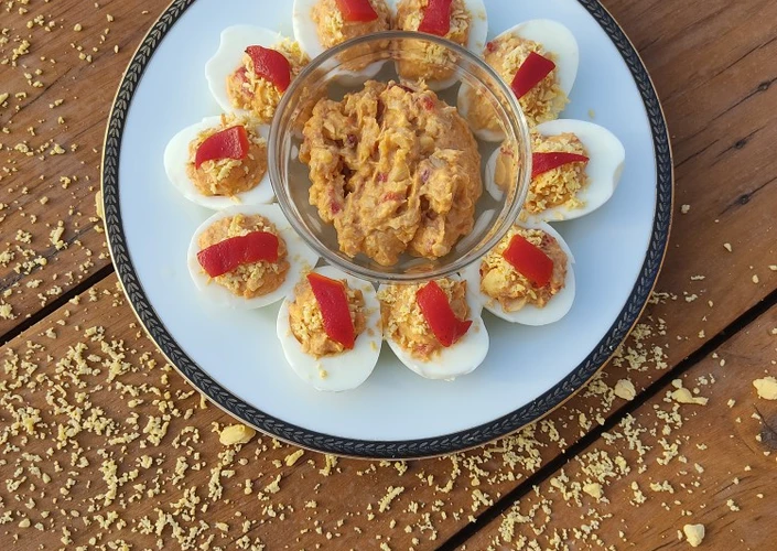 Receta Huevos rellenos de atún