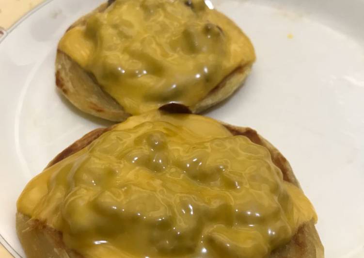 Roti maryam cheese bolognaise