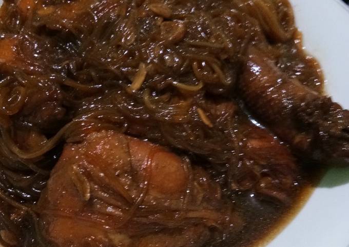 Langkah Mudah untuk Menyiapkan Semur ayam + soun yang Lezat Sekali