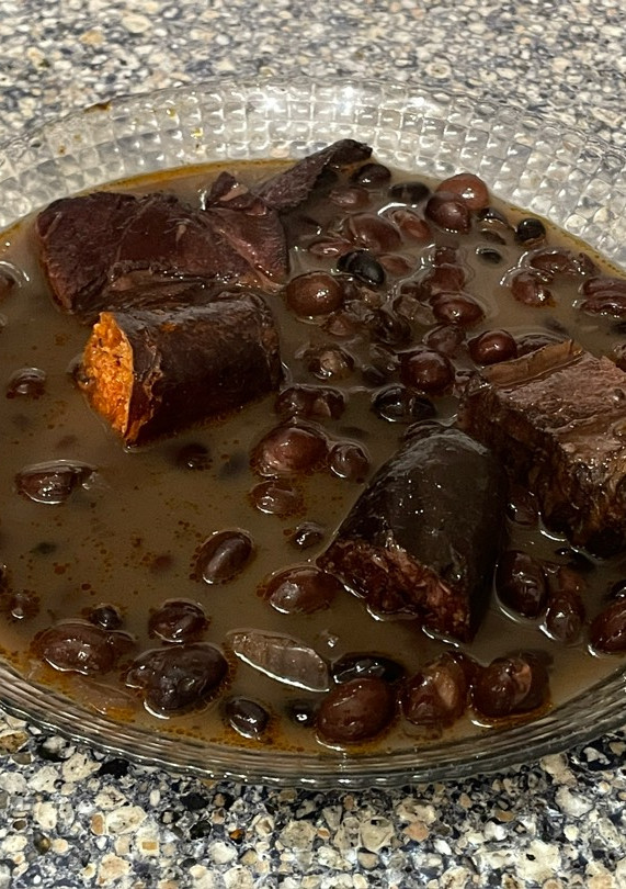 Una foto de Alubias negras de Tolosa