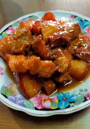 Hình của món Thịt ba chỉ kho tàu.