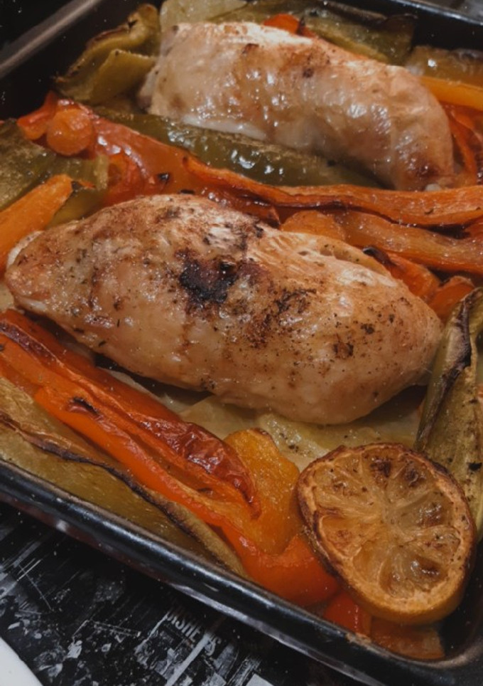 Una foto de Muslo de pollo al horno
