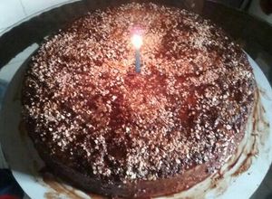 Una foto de Torta de cambur, jengibre y cacao