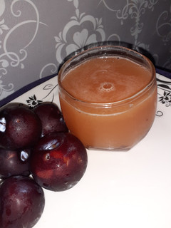 A picture of Plum juice.