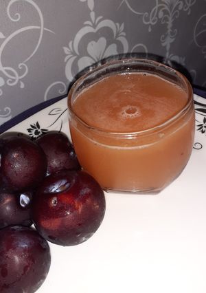A picture of Plum juice.