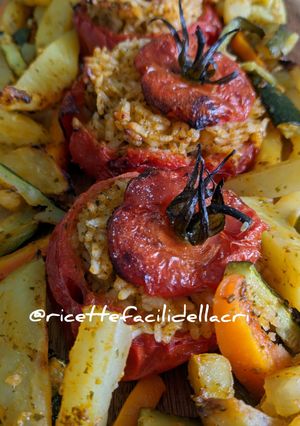 Foto di Pomodori ripieni di riso aromatizzato alle erbe