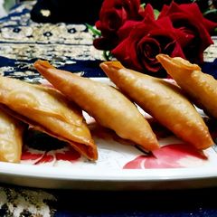 A picture of Mayo chicken crunchy samosa.