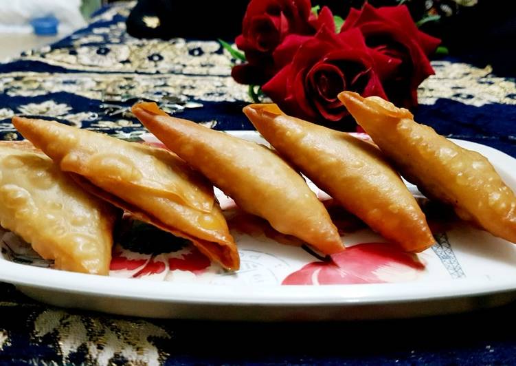 Simple Way to Prepare Speedy Mayo chicken crunchy samosa