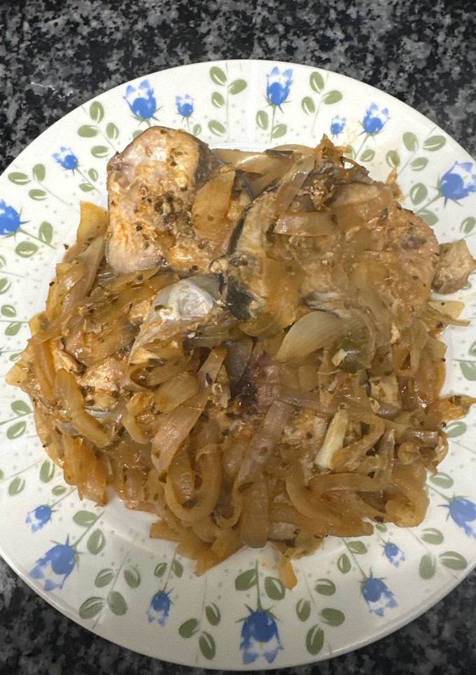 Una foto de 529. Atún encebollado a la andaluza (principal pescado)