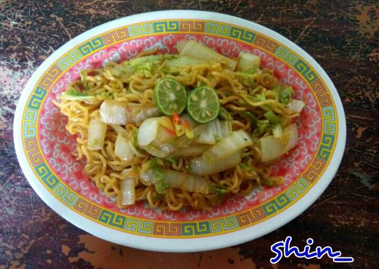 Mie goreng sawi putih (bumbu iris)