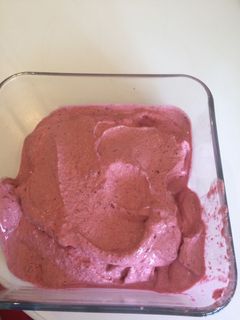 Una foto de Helado de cerezas con Thermomix