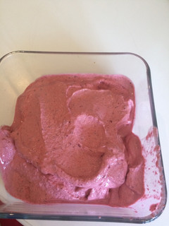 Una foto de Helado de cerezas con Thermomix