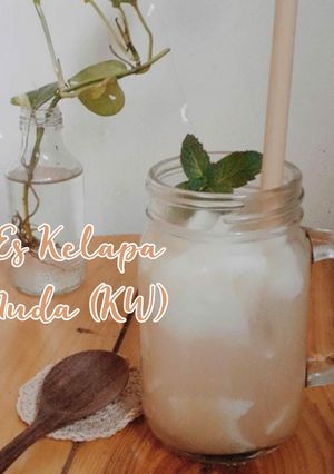 Foto resep Es Kelapa Muda (KW) Sirup Gula Aren 🥥