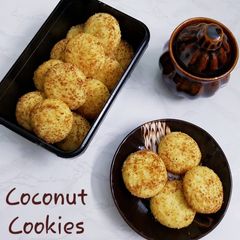 Coconut cookies A picture of Coconut cookies.