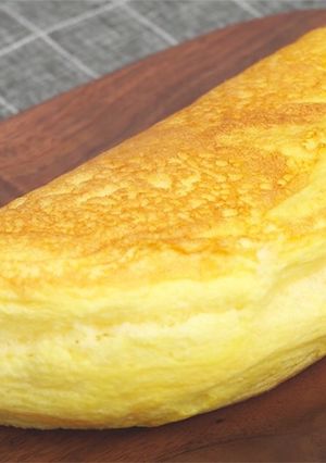 A picture of Soufflé egg omelette.