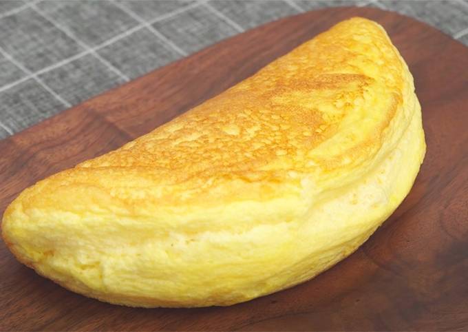 Soufflé egg omelette