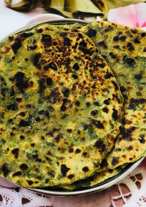 मेथी पराठा (methi paratha recipe in Hindi) रेसिपी मुख्य फोटो