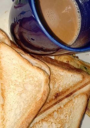 A picture of Aloo sandwich.