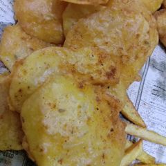 A picture of Aloo k pakore.