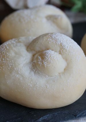 嬰兒肚臍白麵包（附早午餐吃法） 的食譜成品照片