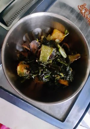 পালং শাকের ঘন্ট (Palong shaker ghonto recipe in Bengali) রেসিপির প্রধান ছবি