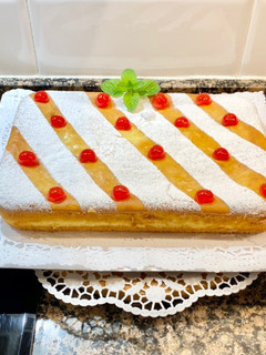Una foto de Pastel relleno con crema de limón