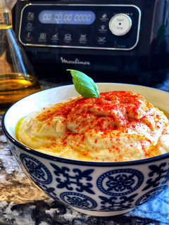 Una foto de Dip de hummus de garbanzo con Moulinex ClickChef
