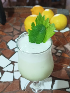Una foto de Sour de apio y menta