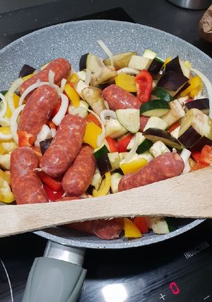 Une photo de Poêle ratatouille petit chorizo