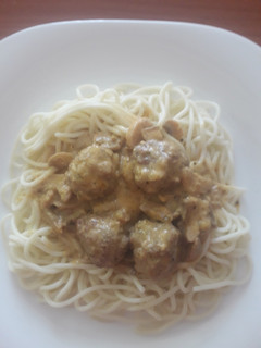 Bakonyi húsgombóc spagettivel recept fotója