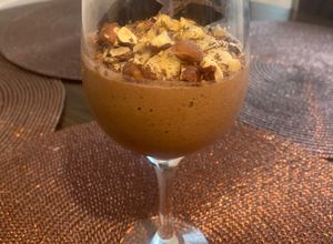 Zdjęcie przepisu Keto chia pudding z masłem orzechowym.