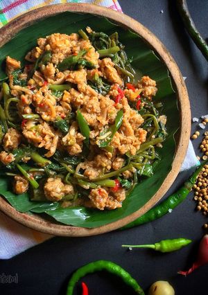 Foto resep Kangkung Siram Oncom