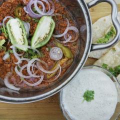 A picture of Tandoori qeema karahi.