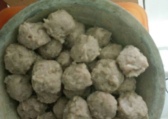 Resep Bakso sapi - resep bu fatmah bahalwan ncc oleh Anggi Nur - Cookpad