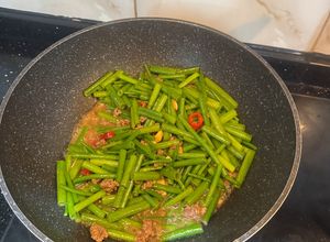Foto resep Resep Tumis bunga kucai daging giling