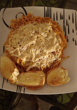 Una foto de Pastas con pechuga bañadas en crema de leche y queso costeño