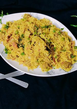 झटपट सोया पुलाव (jhatpat soya pulao recipe in Hindi) रेसिपी मुख्य फोटो