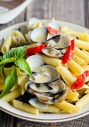 A picture of Garlic Clam Pasta.