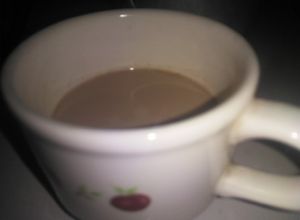 Una foto de Chocolate con clavos y canela mantequilla y nuezmoscada