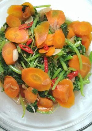 Foto resep Tumis bayam with carrot