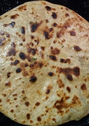 A picture of Aloo paratha.