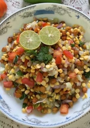 A picture of Kacche chane ki chaat.