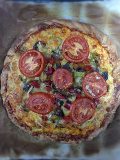 Una foto de Quiche con verduras y queso