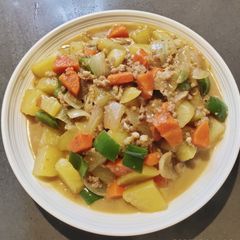 A picture of Potato, Carrot, and Pork Stir-Fry.